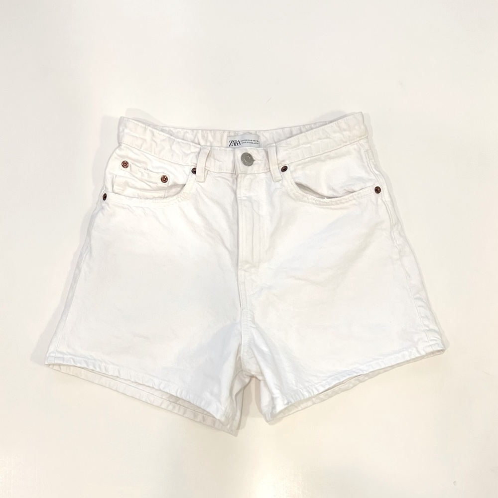 Zara white jean shorts US 6